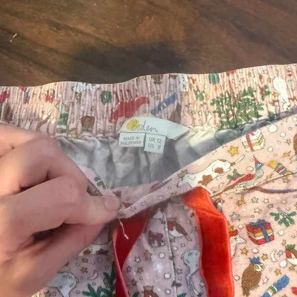 Boden Vanessa Cosy Festive Pyjama Bottoms, Milkshake Festive size 8 - Picture 6 of 9